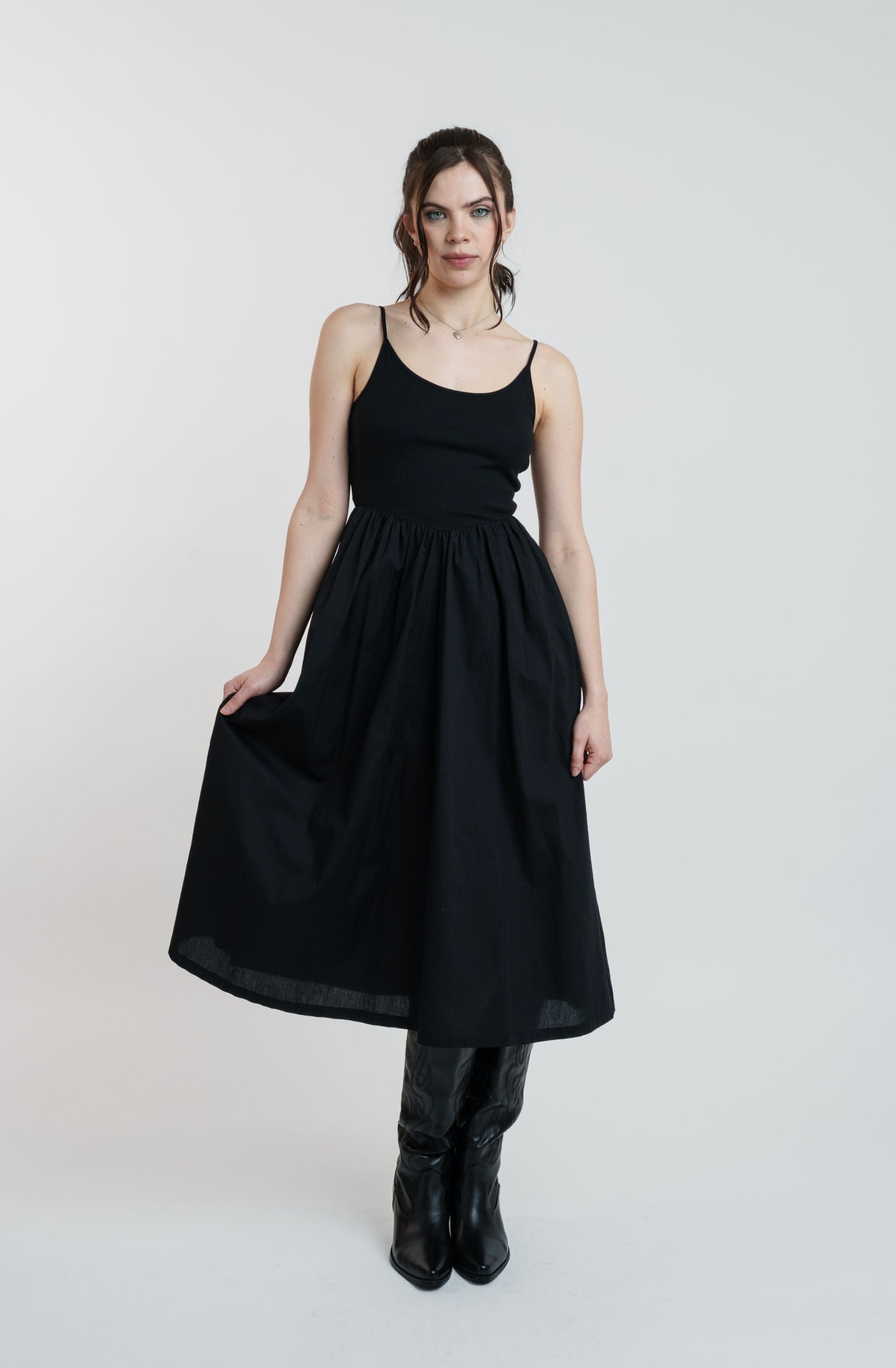 Call Me Queen Woven Midi Dress - Black / S